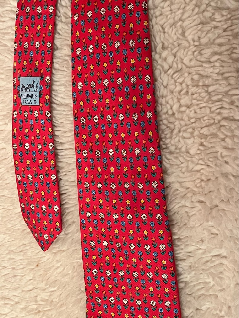 Hermès Red Floral-Pattern Silk Tie